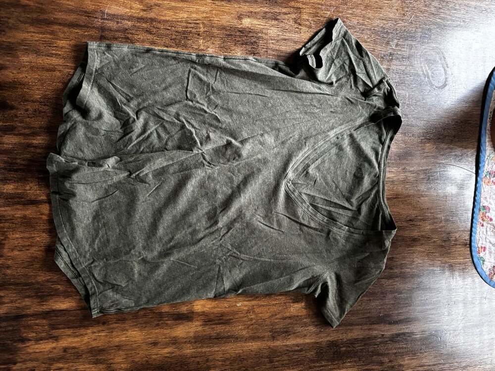 Lululemon V-Neck Short Sleeve T-Shirt Green Athletic Top